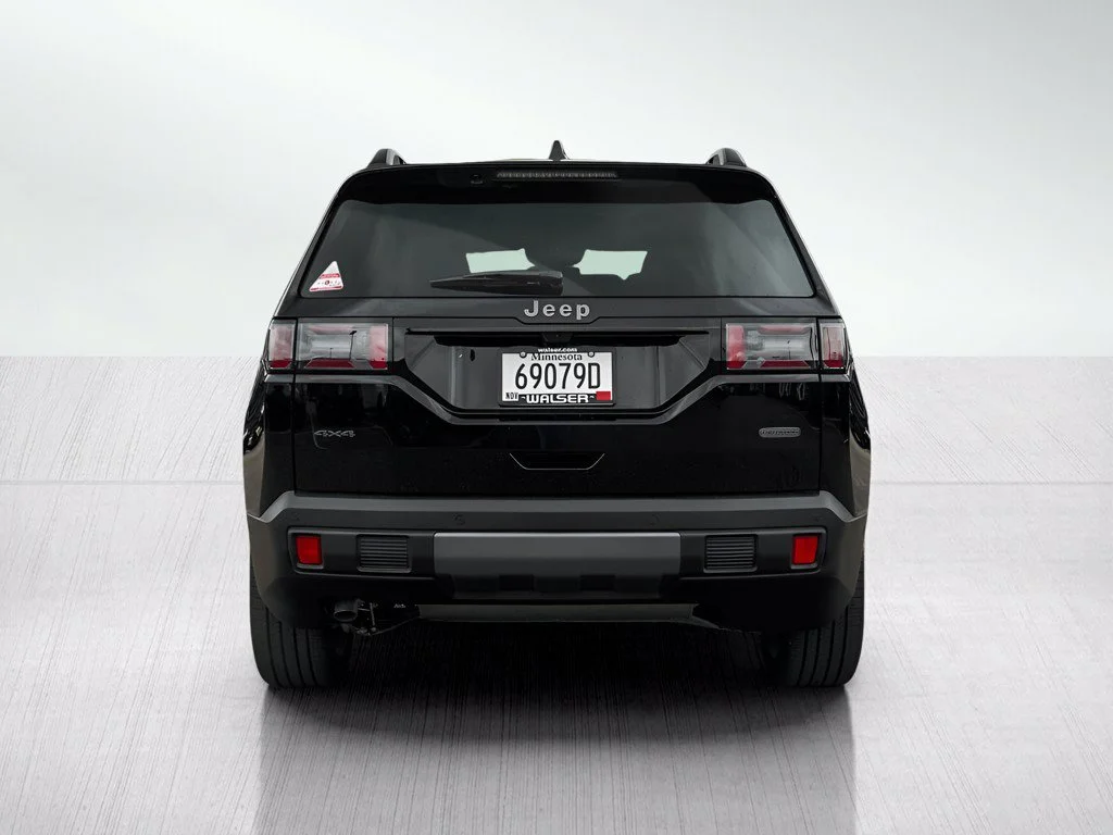 New 2026 Diamond Black Crystal Pearlcoat Jeep Overland image 5