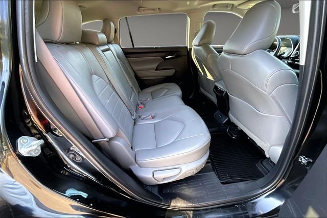 Used 2022 Black Toyota XLE image 25