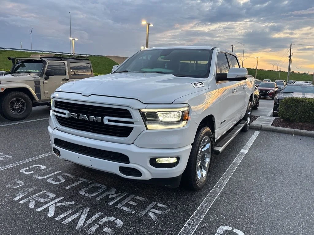 2019 RAM 1500 Big Horn/Lone Star 4x4 Crew Cab 5'7's photo