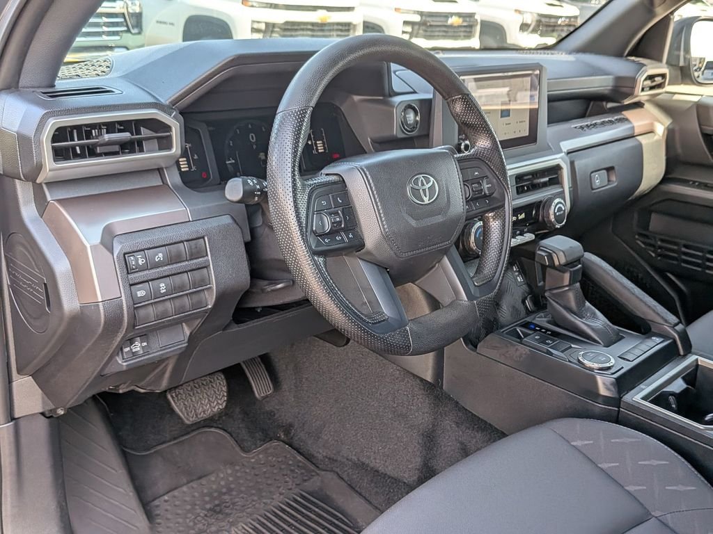 Used 2024  Toyota SR5 image 34