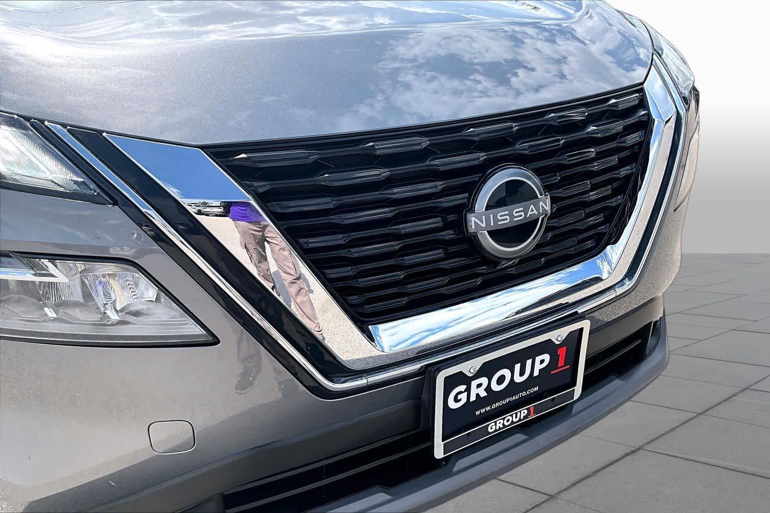 Used 2023 Gun Metallic Nissan SV image 30