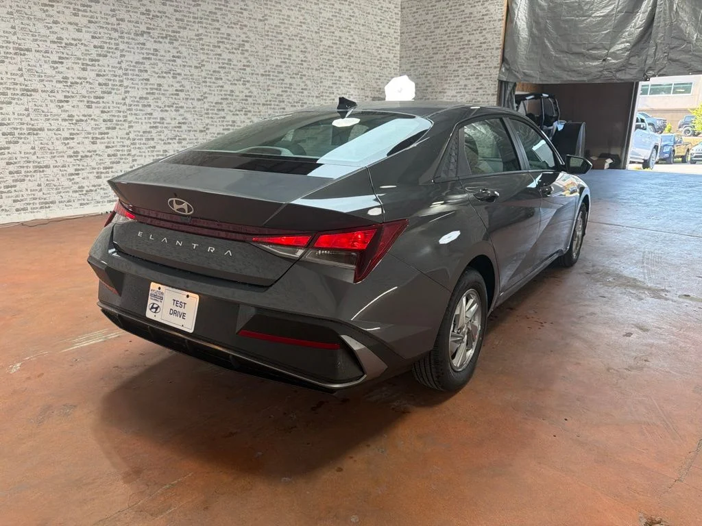 New 2026 Ecotronic Gray Hyundai SE image 7