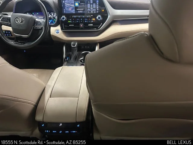 Used 2021 Black Toyota Platinum image 14