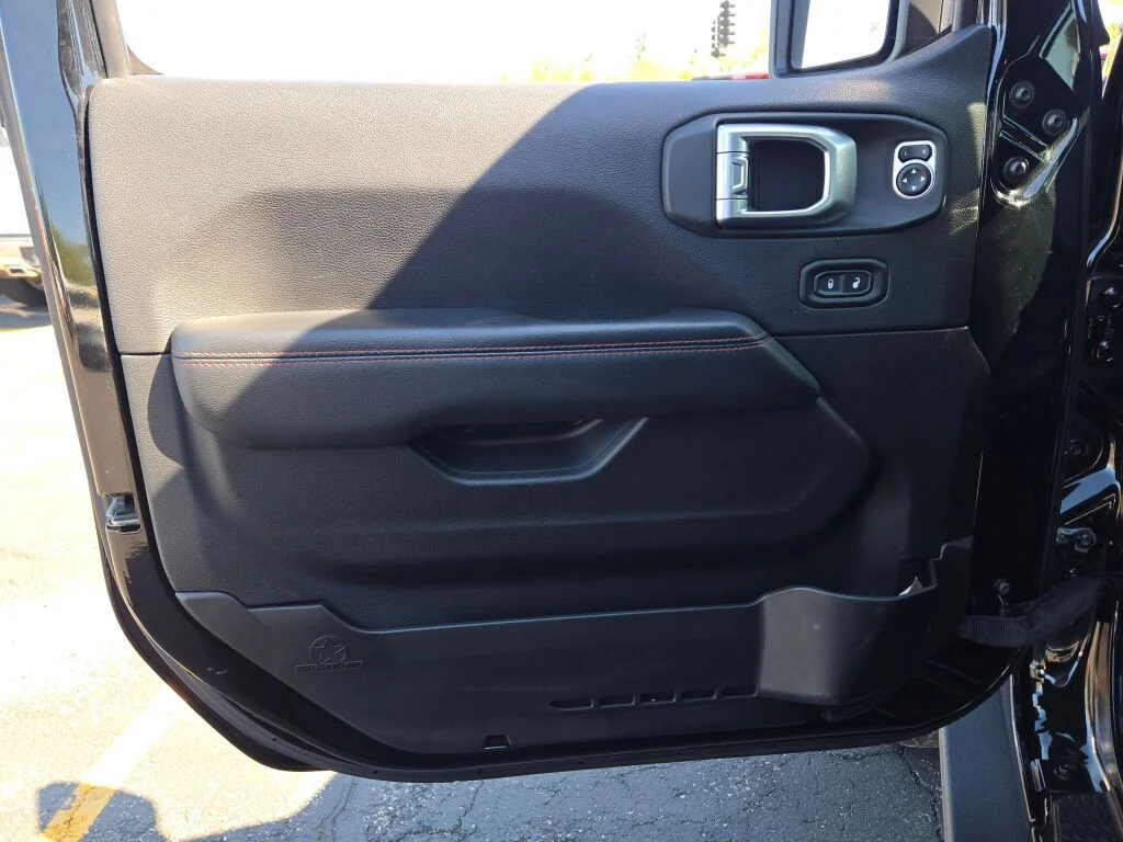 Used 2020 Black Jeep Unlimited Rubicon image 21