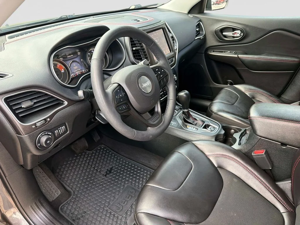 Used 2022 Gray Jeep Trailhawk image 22