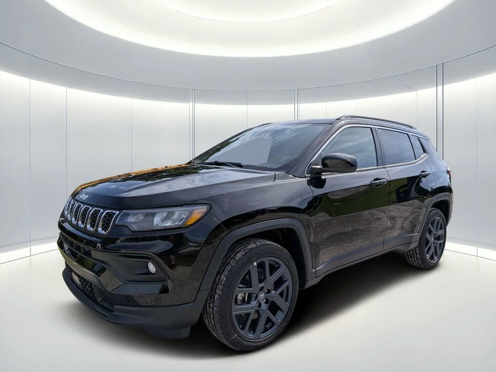 New 2026 Diamond Black Crystal Pearlcoat Jeep Latitude image 8