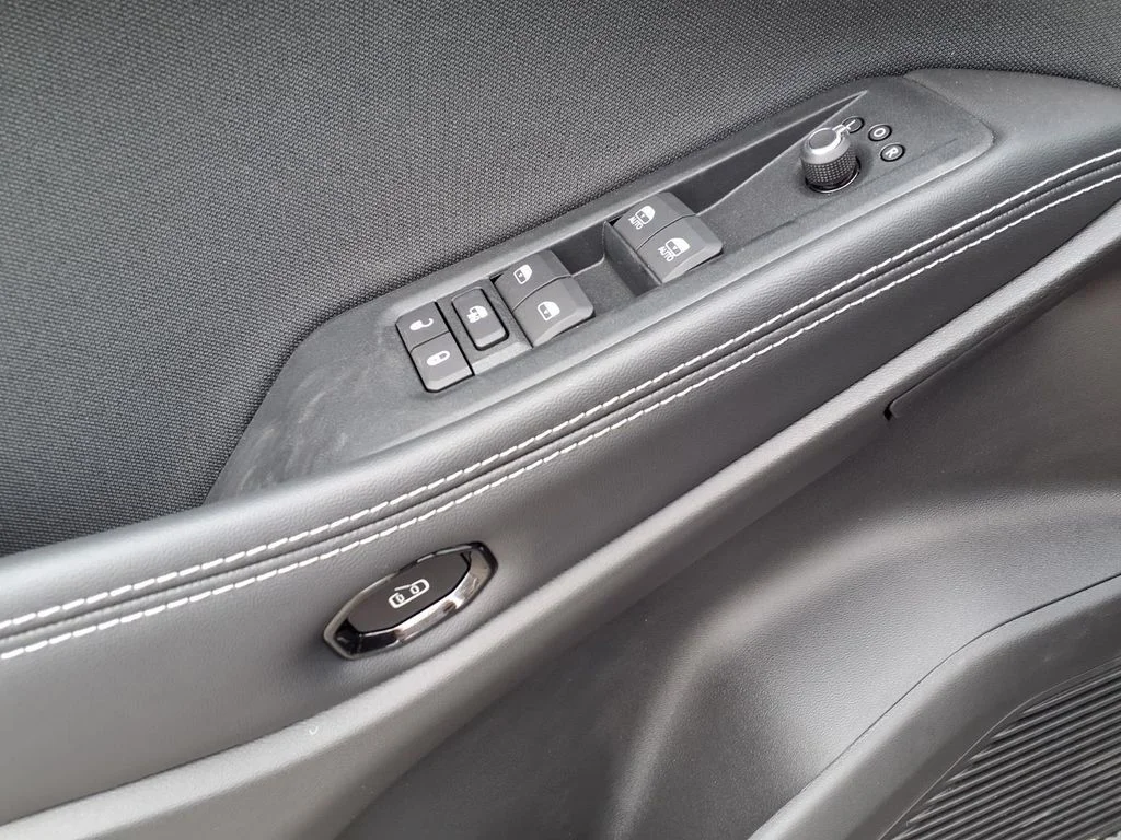 New 2026 Bright White Clearcoat Jeep Laredo image 19