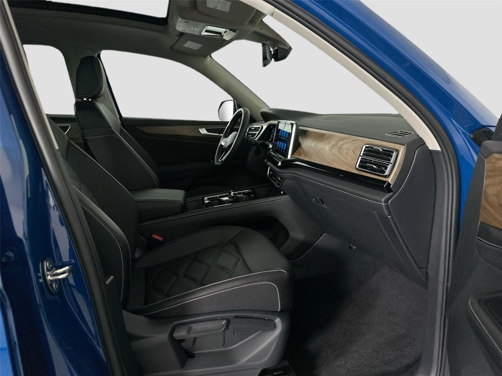 New 2026 Mountain Lake Blue Metallic Volkswagen 2.0T SE w/Technology image 23