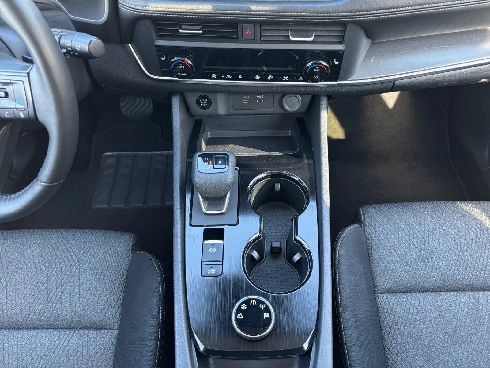 Used 2025 White Nissan SV Moonroof image 15