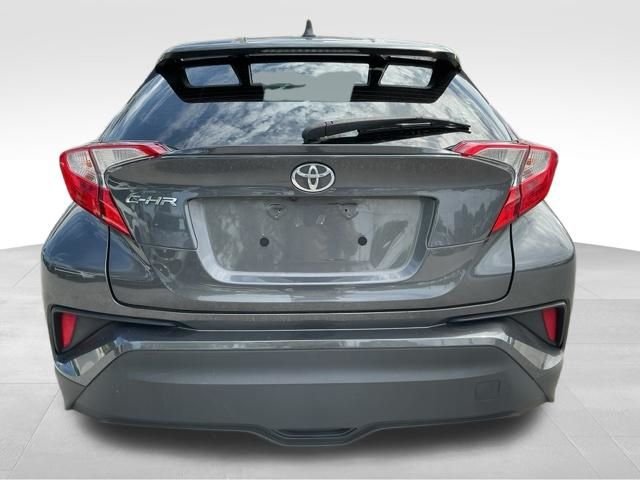 Used 2021 Gray Toyota LE image 5