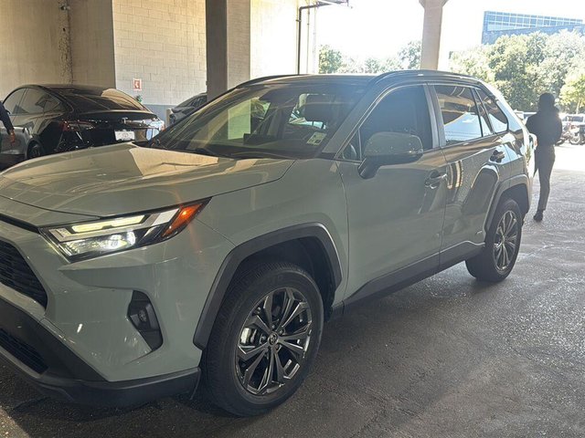 2022 Toyota RAV4 Hybrid XLE Premium