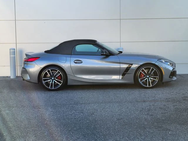 Used 2023 Skyscraper Gray Metallic BMW sDrive30i image 5