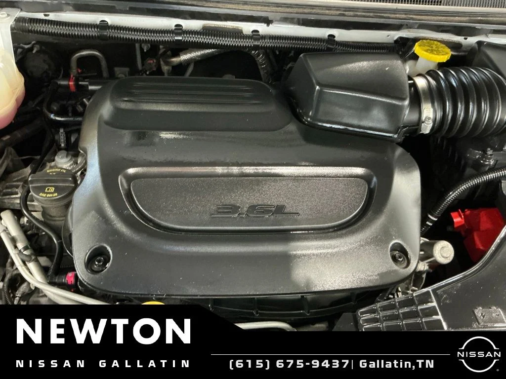 Used 2023 Bright White Clearcoat Chrysler Touring L image 47