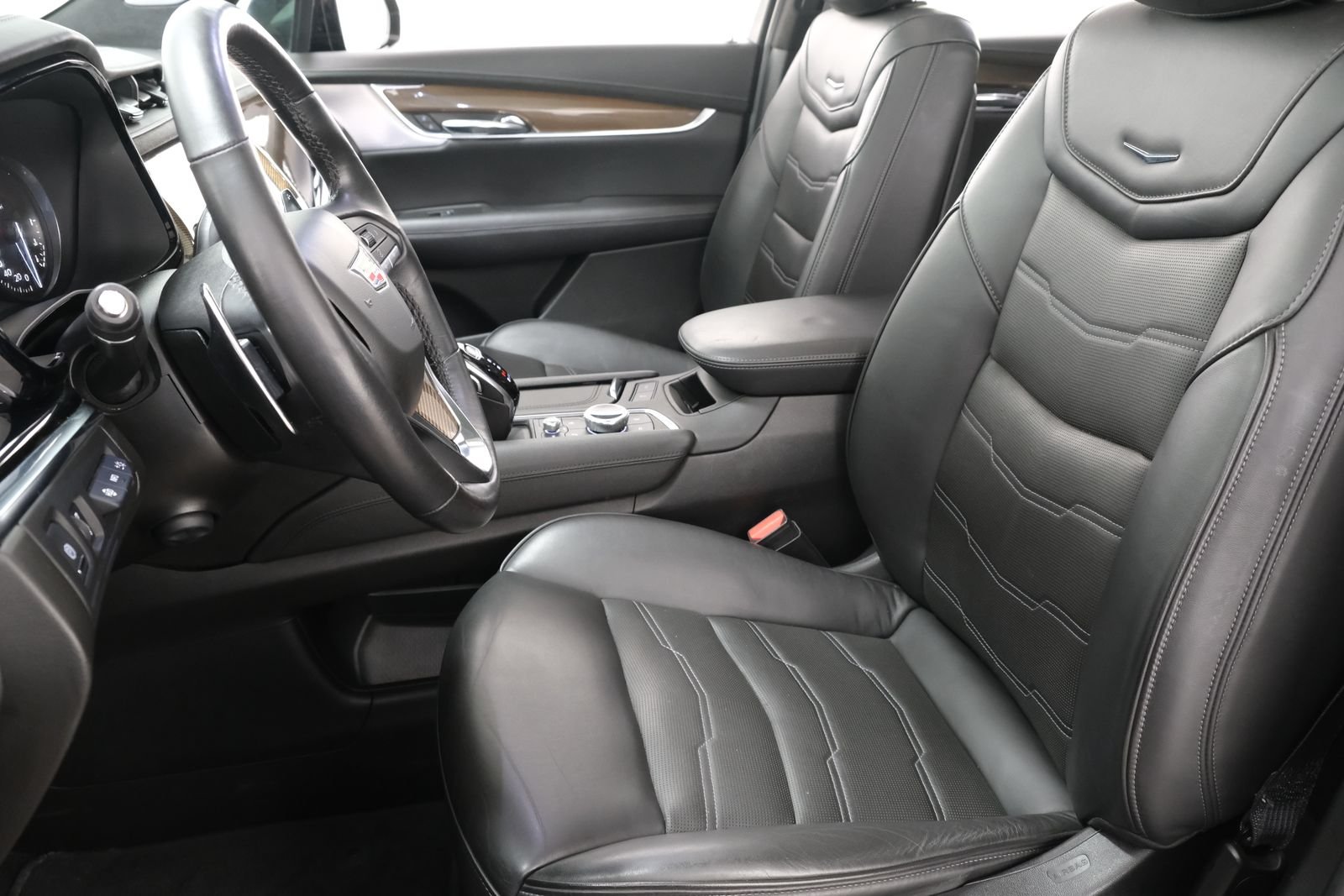 Used 2020 Stellar Black Metallic Cadillac Sport image 31