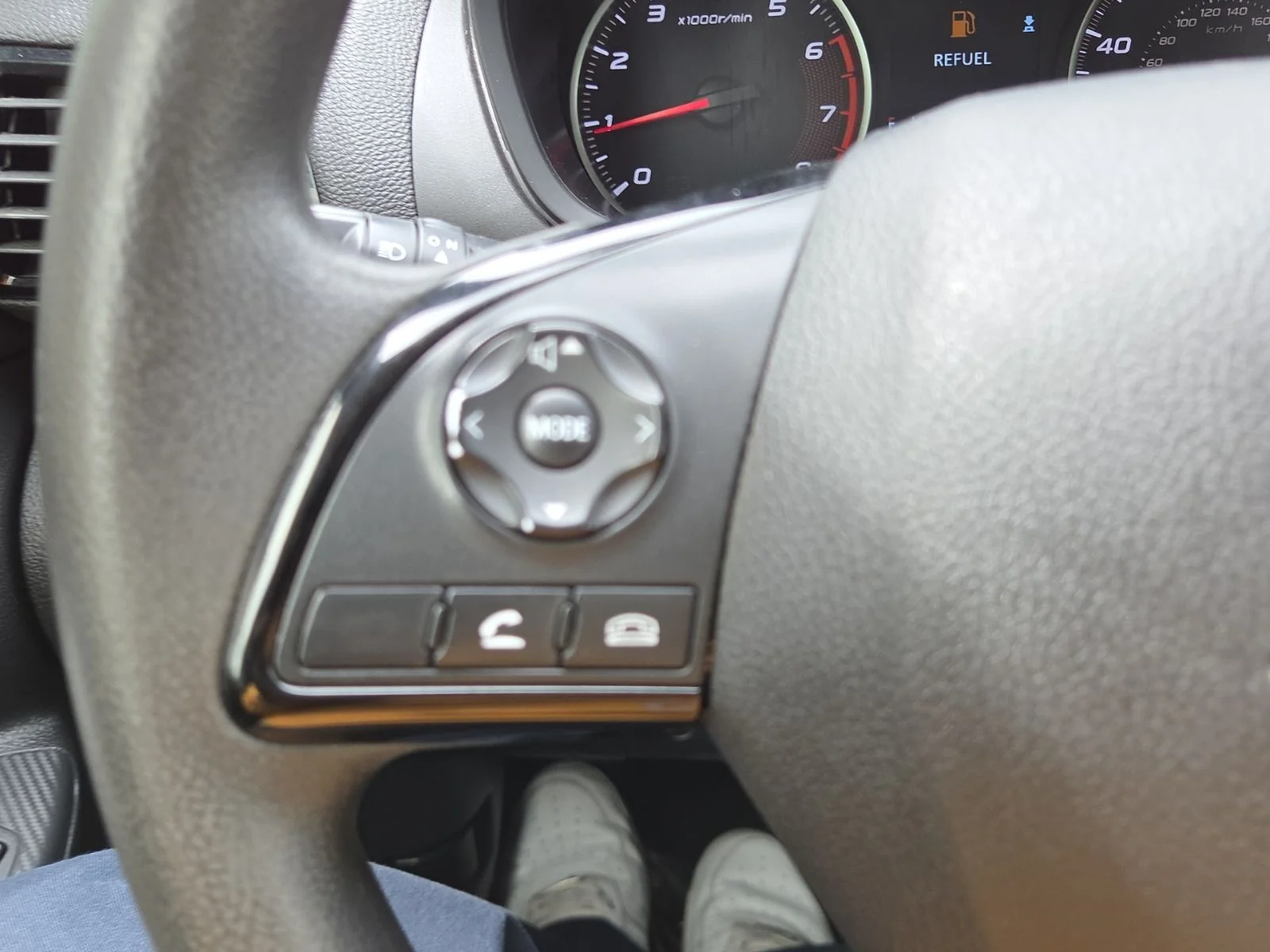 Used 2024  Mitsubishi ES image 25