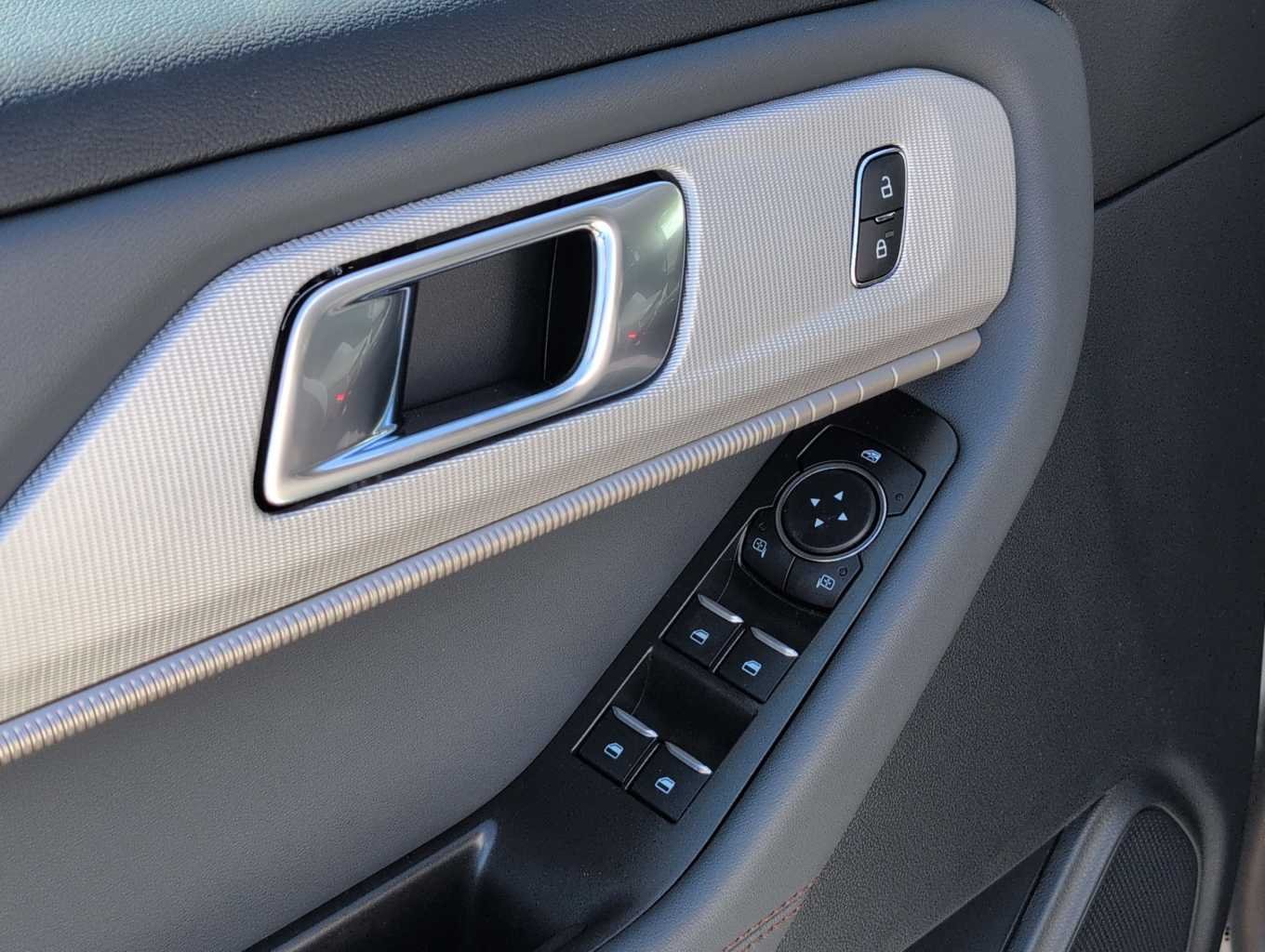 New 2026 Carbonized Gray Metallic Ford Active w/200A Pkg image 20