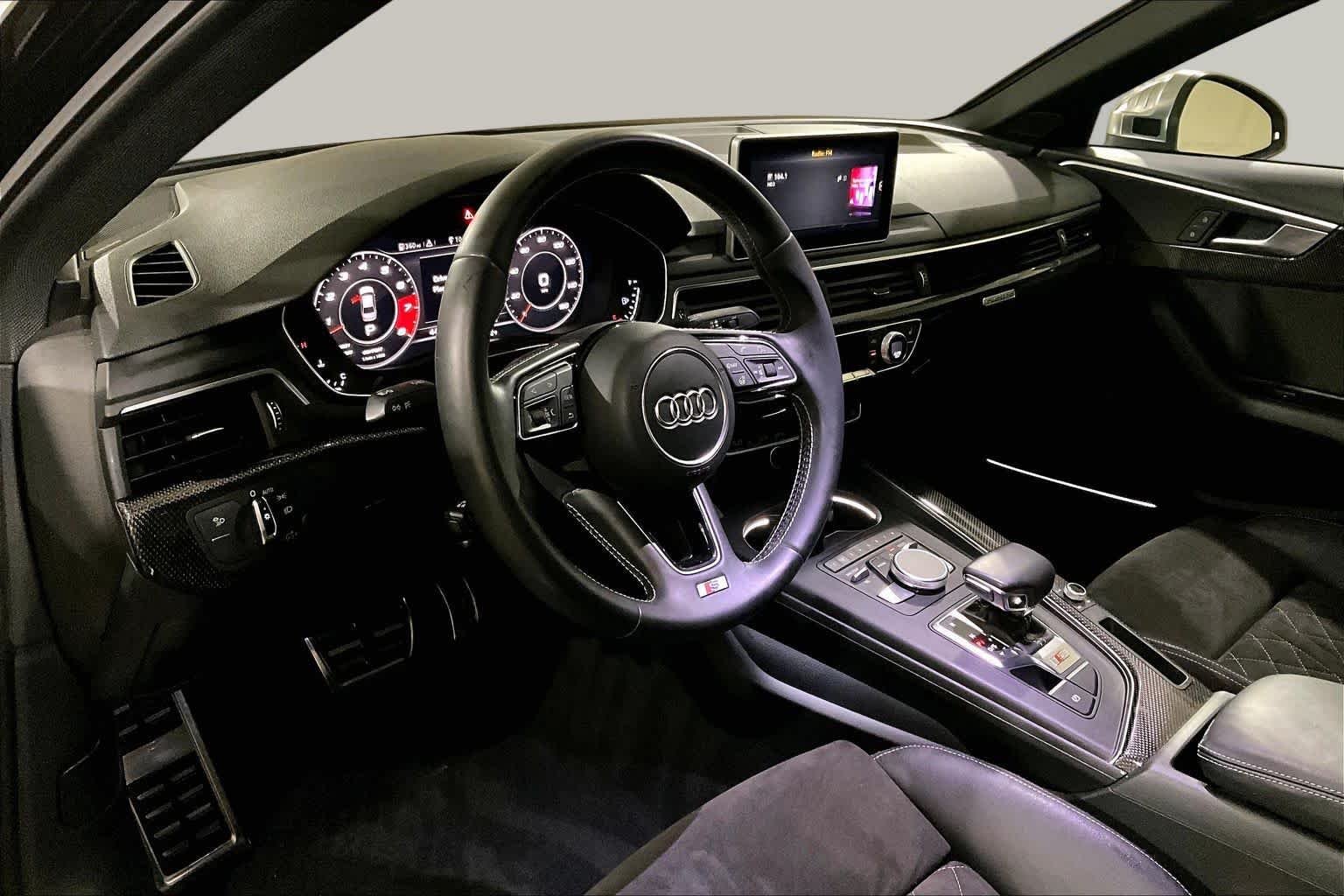 Used 2018 GRAY Audi Premium Plus image 17