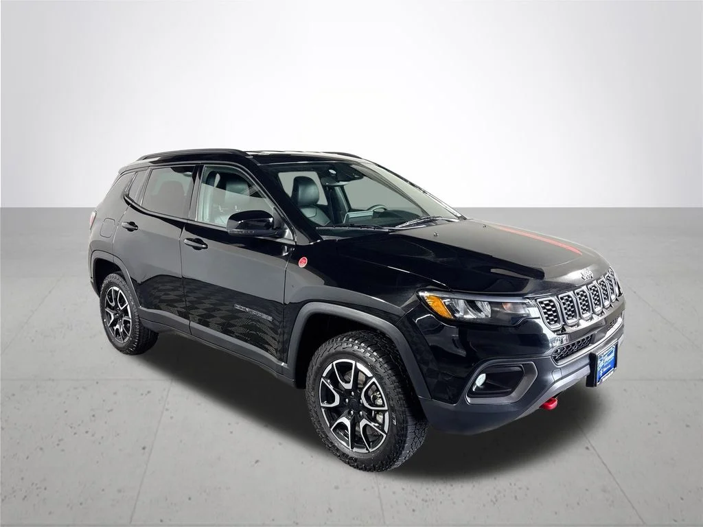 Used 2024 Black Jeep Trailhawk image 4