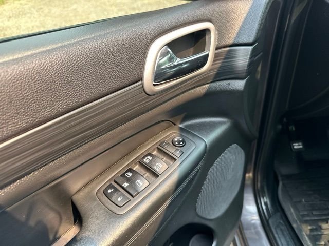 Used 2021 Granite Crystal Metallic Clearcoat Jeep Laredo X image 10