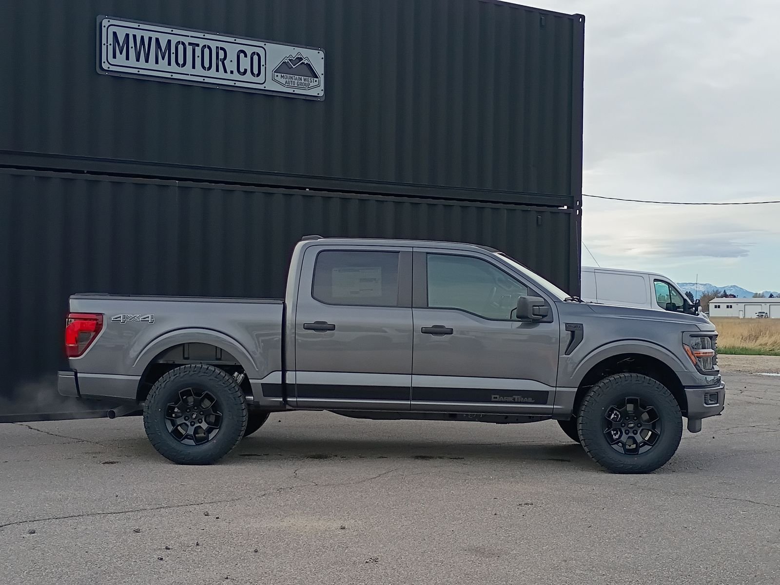 View vehicle photo 6