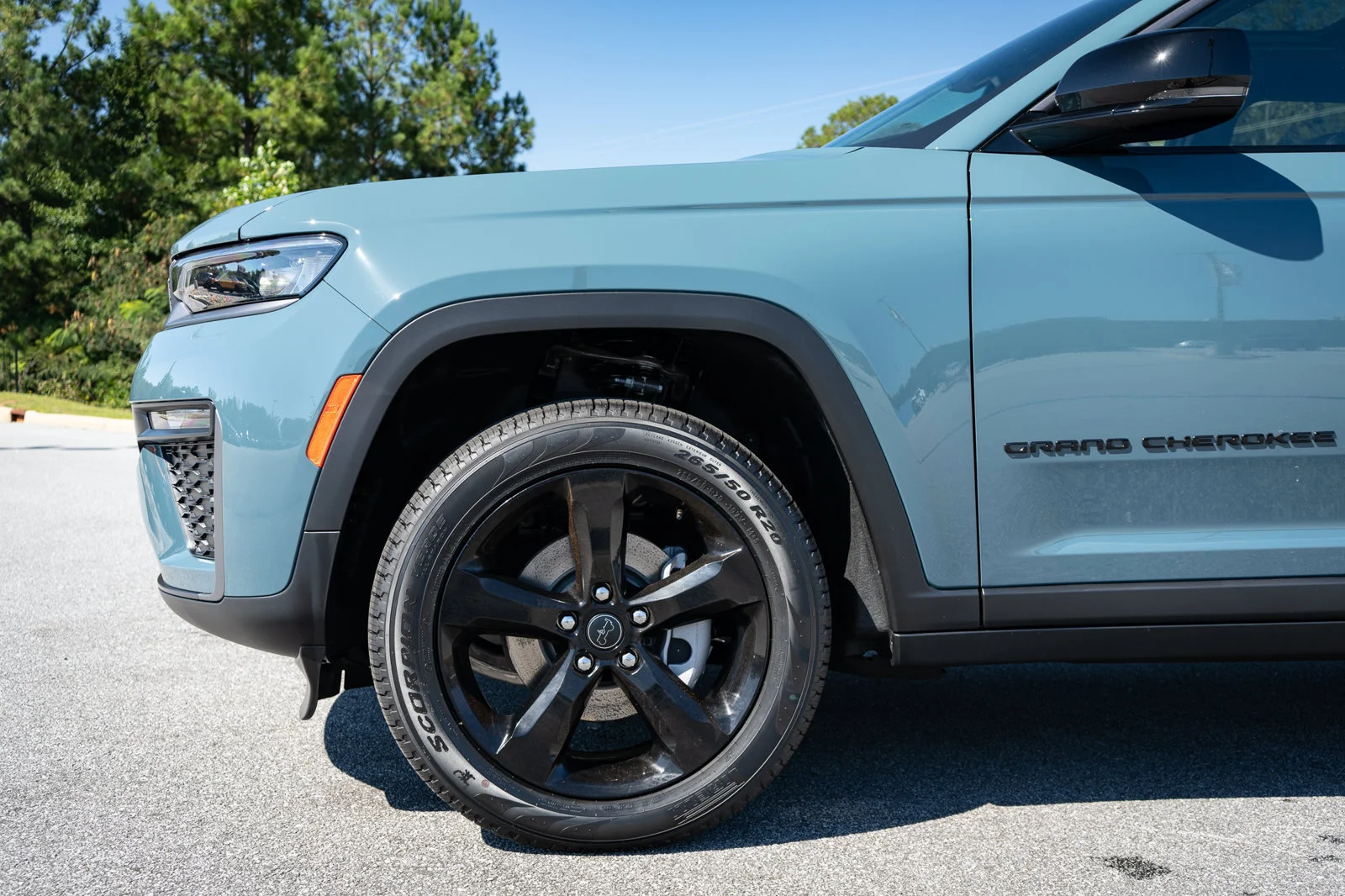 New 2027 Steel Blue Paint Jeep Limited image 4
