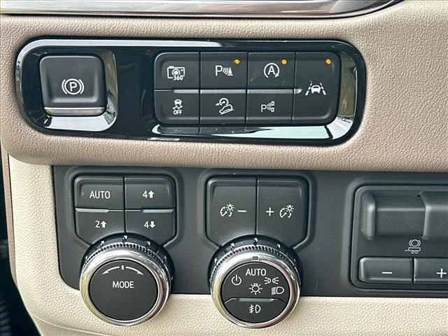 2026 GMC Yukon XL Denali - Photo 31