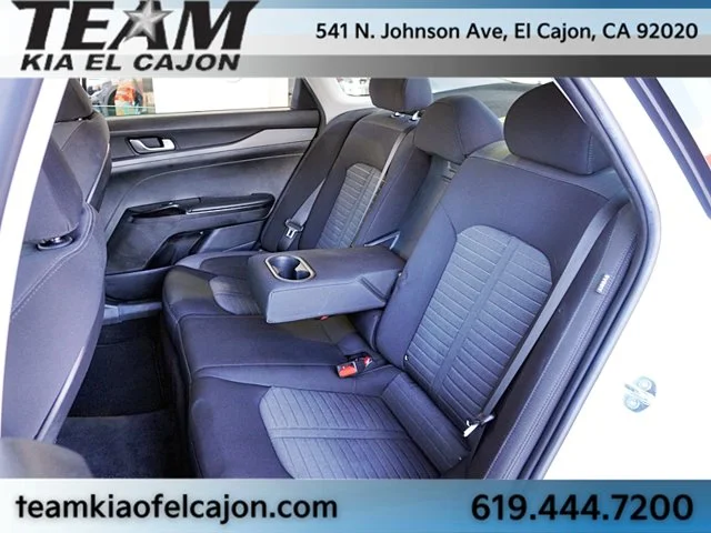 Used 2025 White Kia LXS image 17