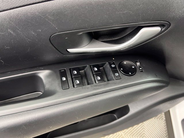 Used 2025 White Pearl Hyundai SEL image 12