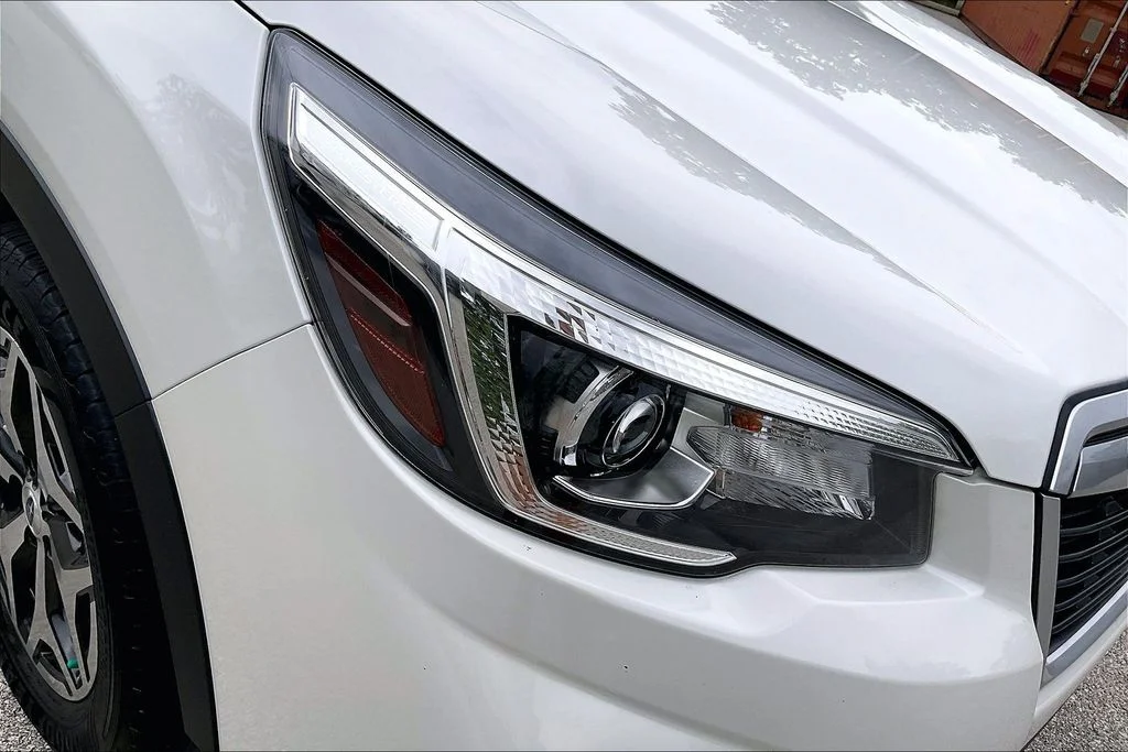 Used 2019 White Subaru Premium image 29