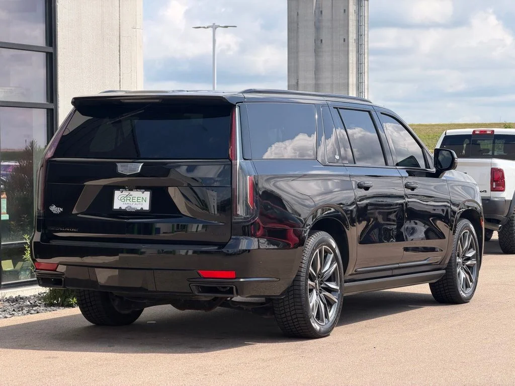 Used 2021 Black Cadillac Sport Platinum image 5