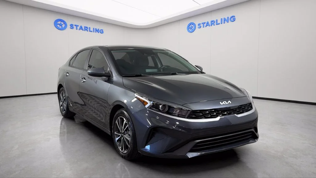 Used 2024  Kia LXS image 15