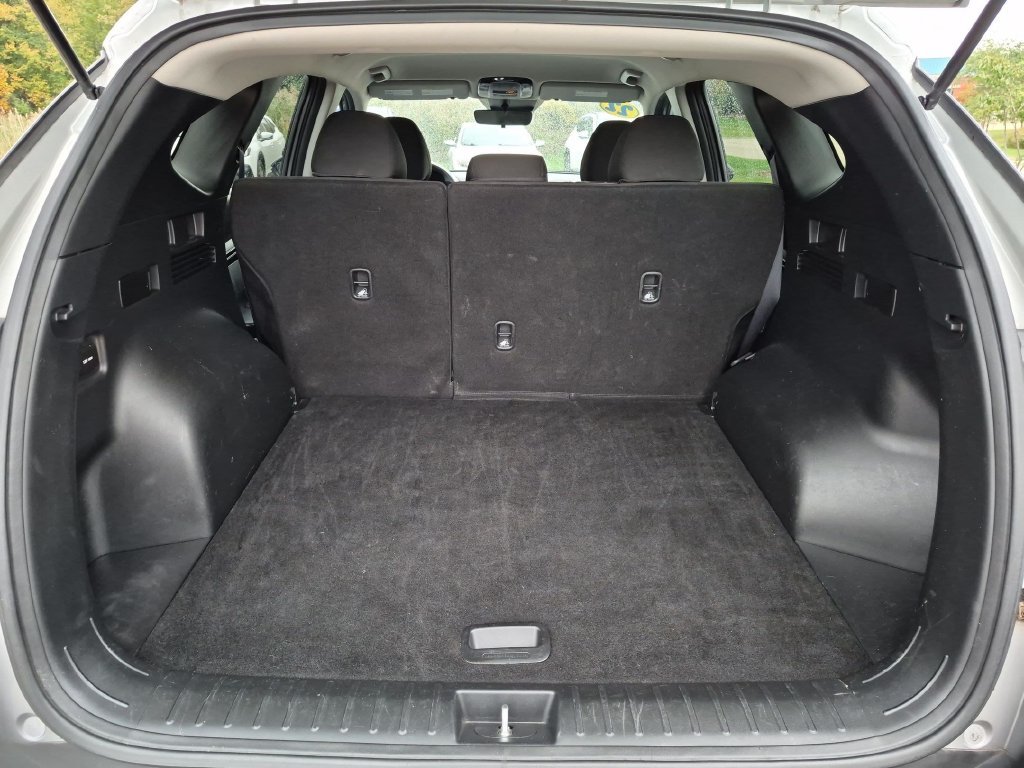 Used 2022 Silver Hyundai SEL image 25
