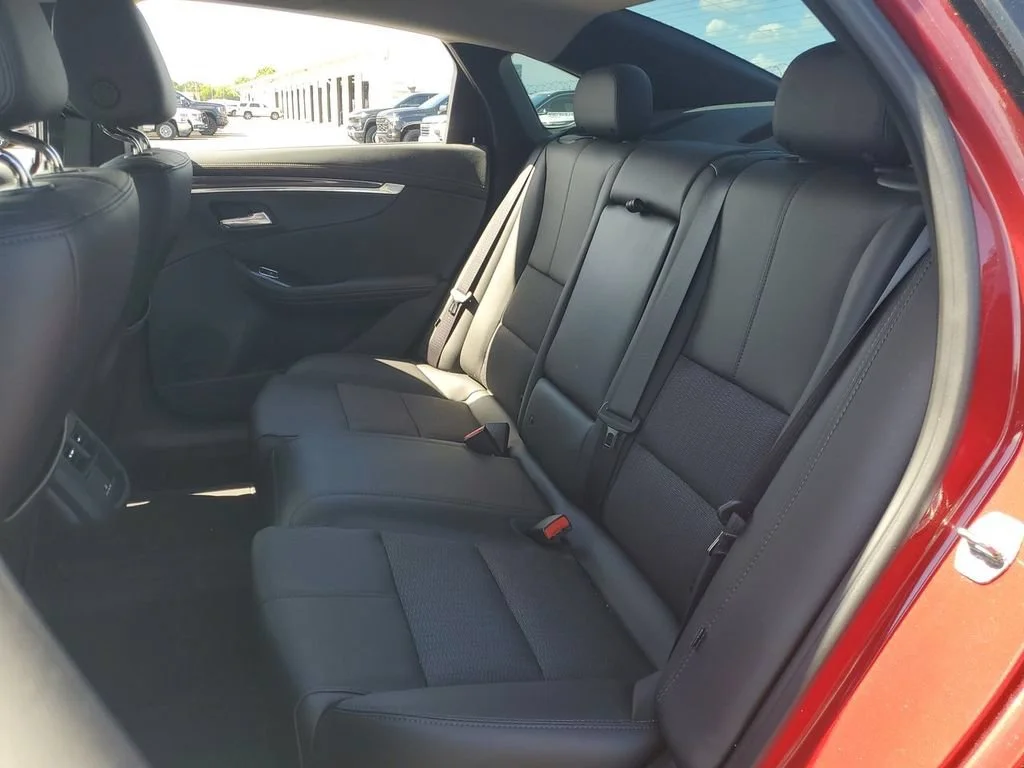 Used 2019 CAJUN RED TINTCOAT Chevrolet LT image 30