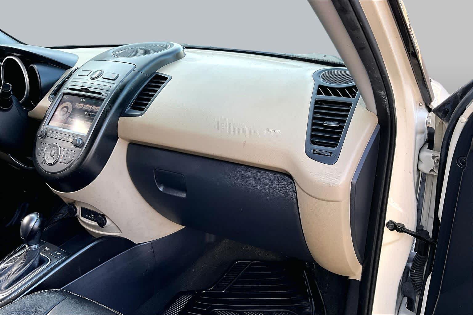 Used 2013 Dune Kia ! image 17