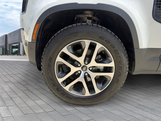 Certified Used 2024 Fuji White Land Rover S image 9