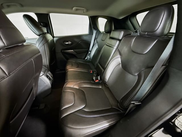 Used 2019 Black Jeep Latitude Plus image 22