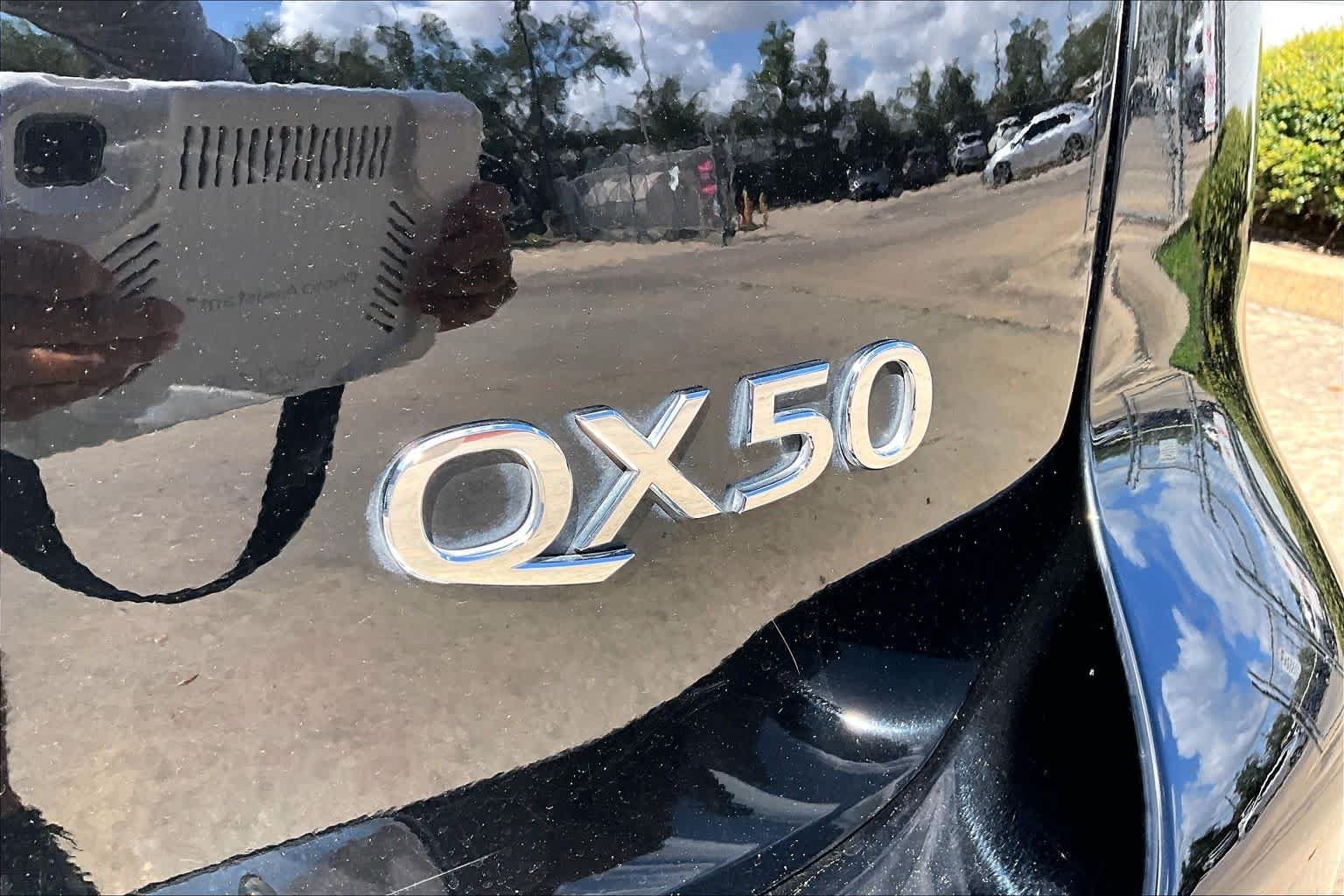 Used 2017 Black Obsidian INFINITI  image 10