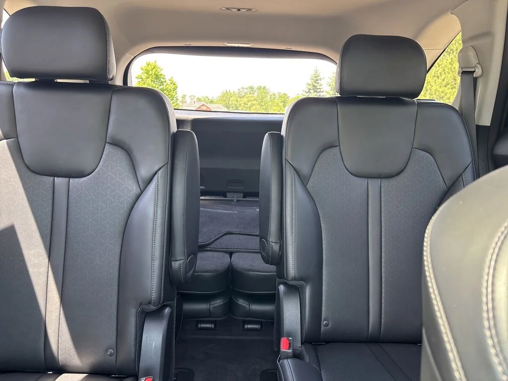 Used 2023 Black Kia SX image 33