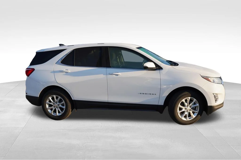 Used 2018 Summit White Chevrolet LT image 2