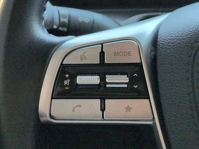 Certified Used 2025 Glacial White Pearl Kia LX image 23