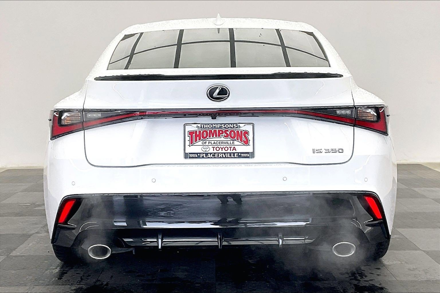 2022 Lexus IS 350 F SPORT photo 2