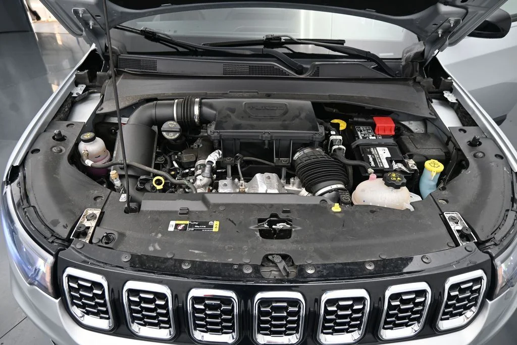 Used 2024 Silver Jeep Limited image 14