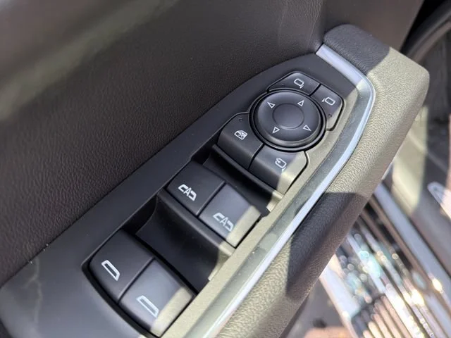 New 2026 Onyx Black GMC SLT image 13