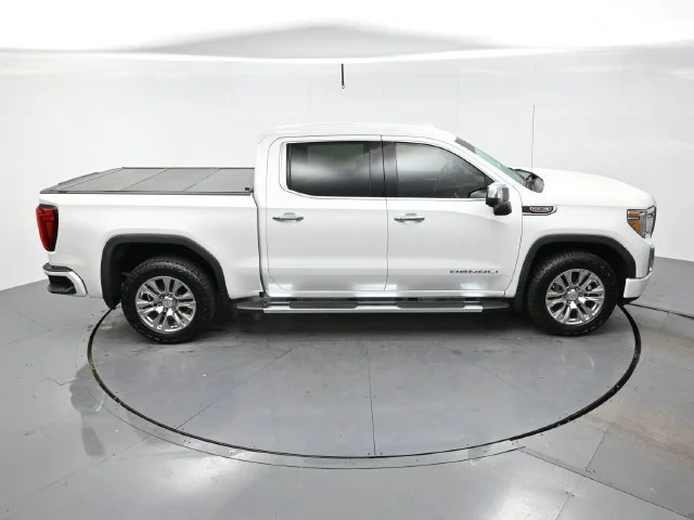 Used 2019 WHITE FROST TRICOAT GMC Denali image 39