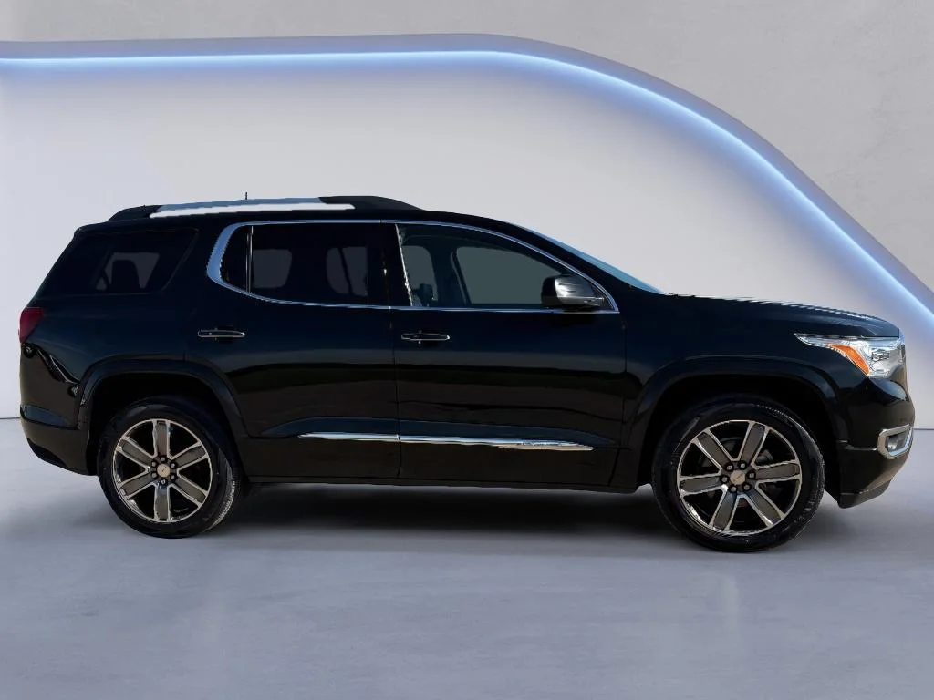 Used 2019 Ebony Twilight Metallic GMC Denali image 4