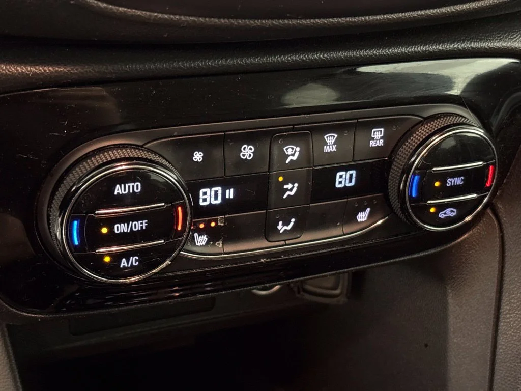 Used 2021 White Buick Select image 34