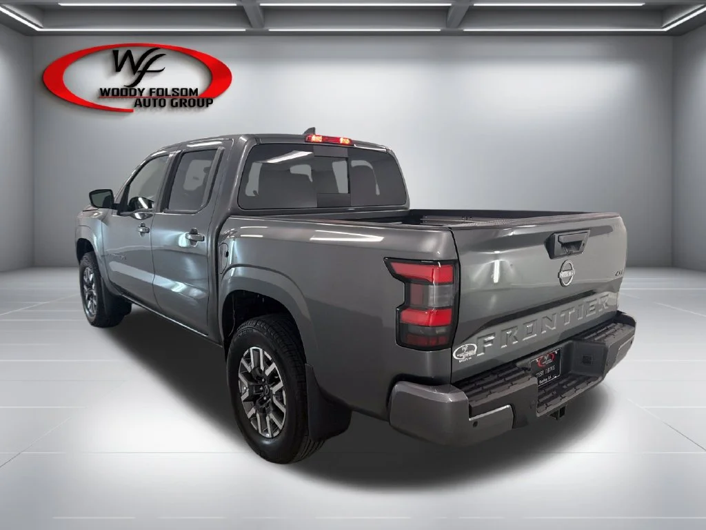 New 2027 Gray Nissan SV image 8