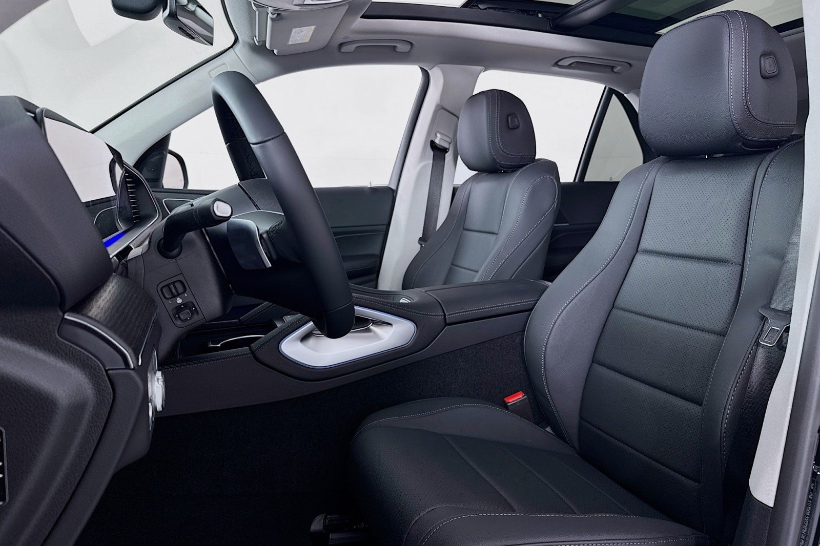 New 2026 Black Mercedes-Benz GLE 350 4MATIC® SUV image 16