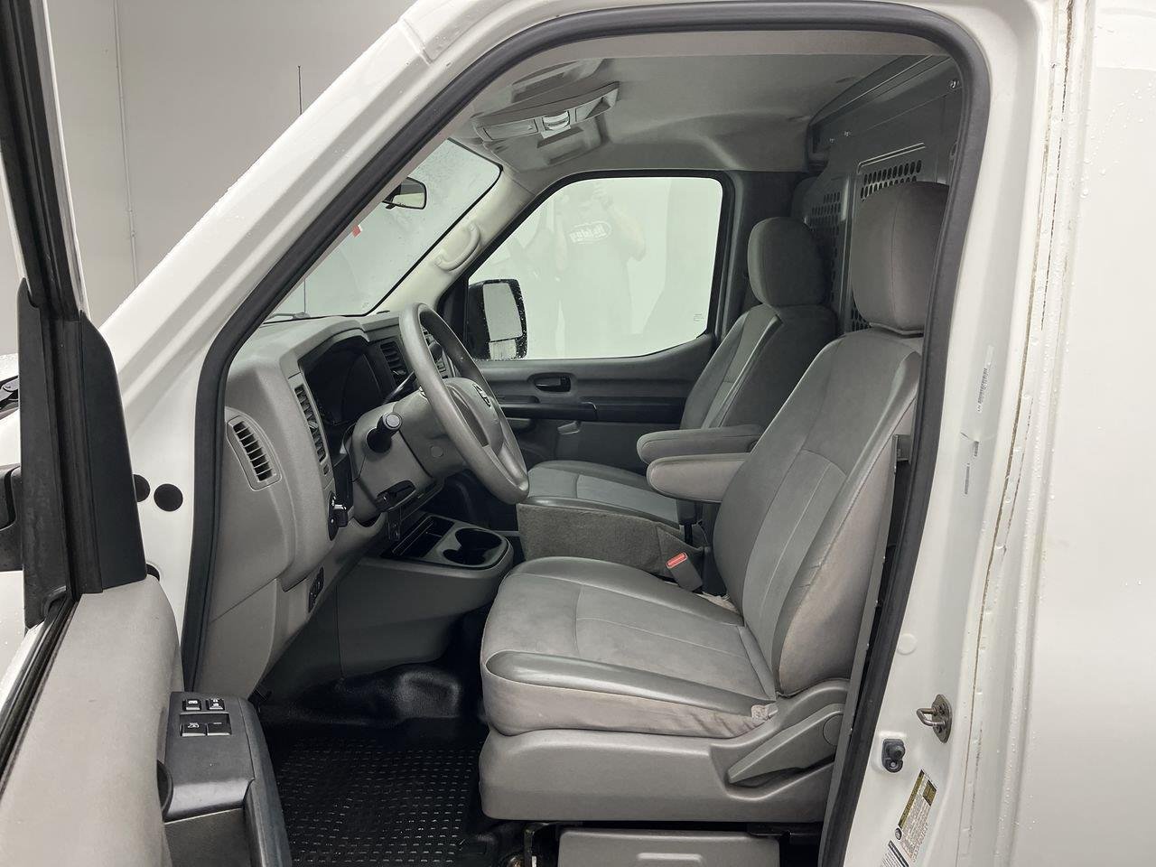 Used 2017 Glacier White Nissan S image 8