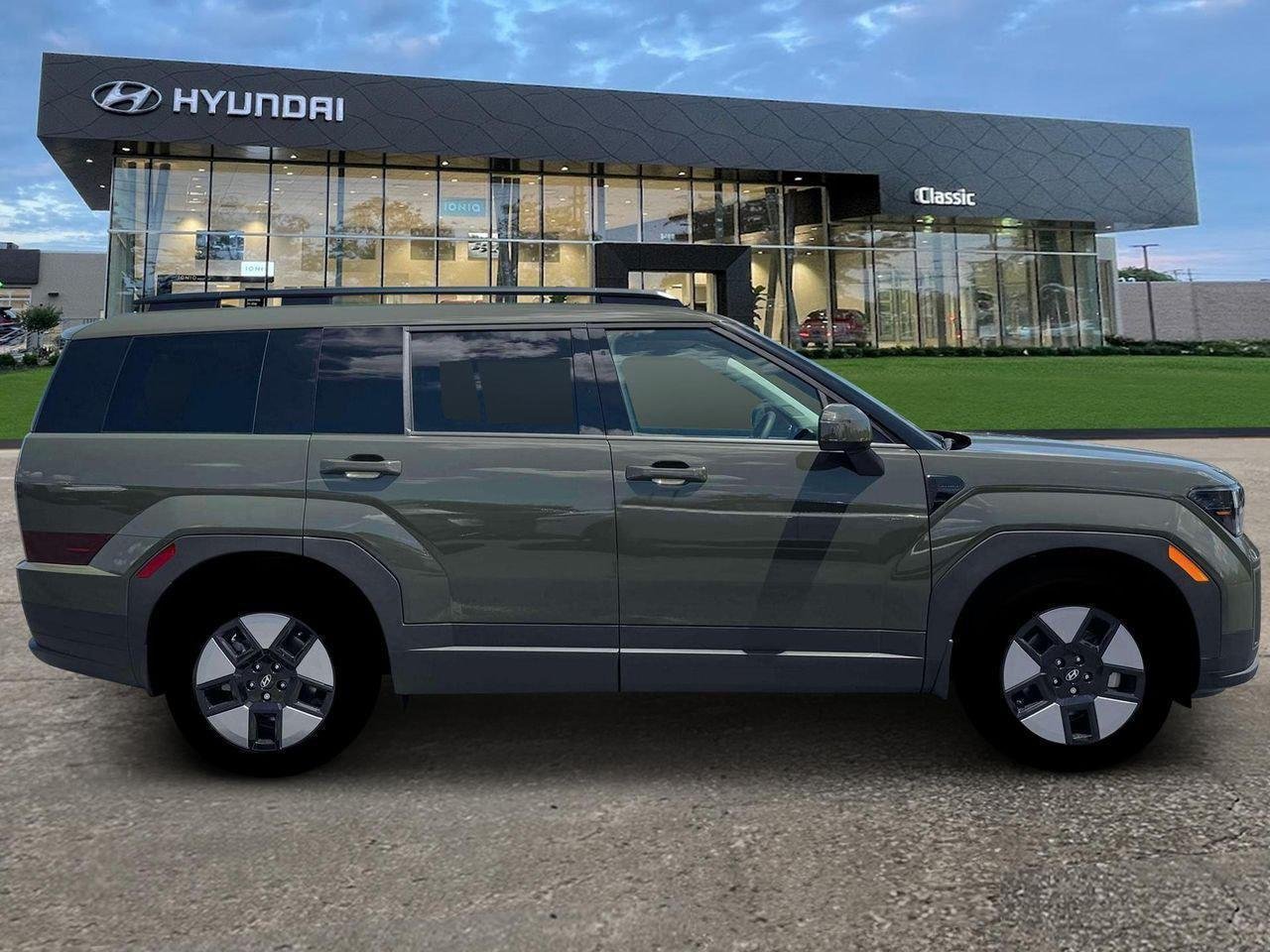 New 2026 Rockwood Green Pearl Hyundai SEL image 9